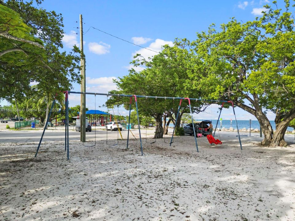 最近售出: $549,500 (3 贝兹, 2 浴室, 1430 平方英尺)