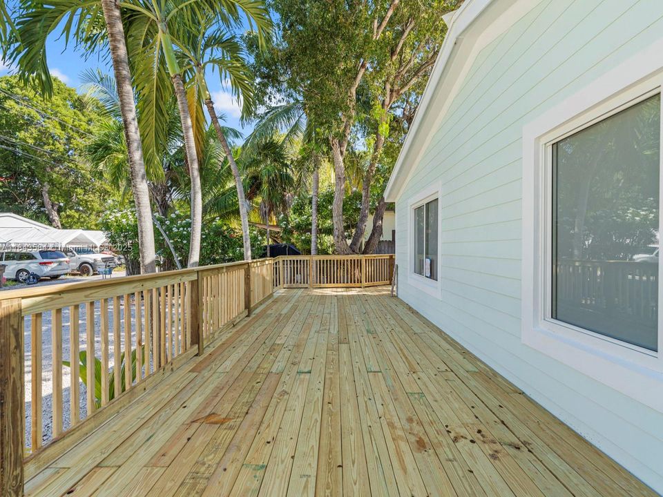 最近售出: $549,500 (3 贝兹, 2 浴室, 1430 平方英尺)