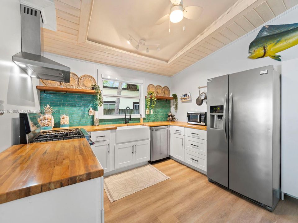 最近售出: $549,500 (3 贝兹, 2 浴室, 1430 平方英尺)