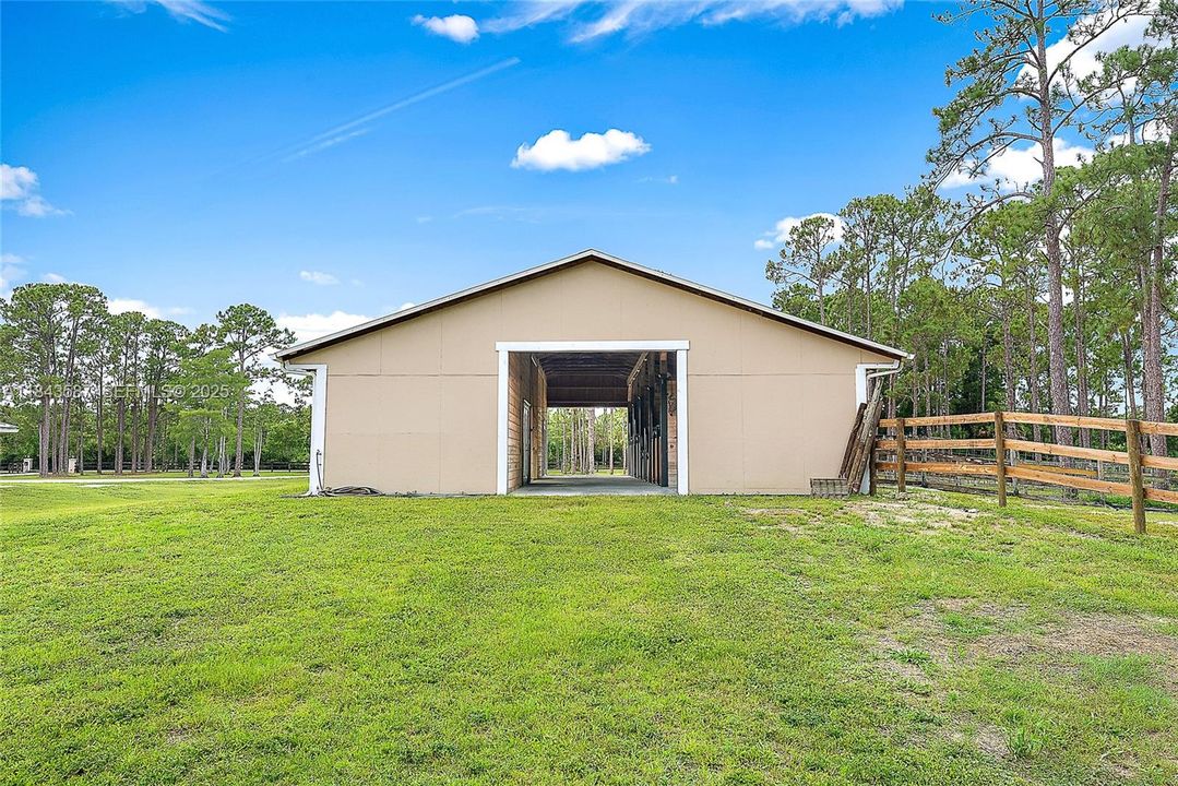 For Sale: $1,199,999 (3 beds, 2 baths, 2866 Square Feet)