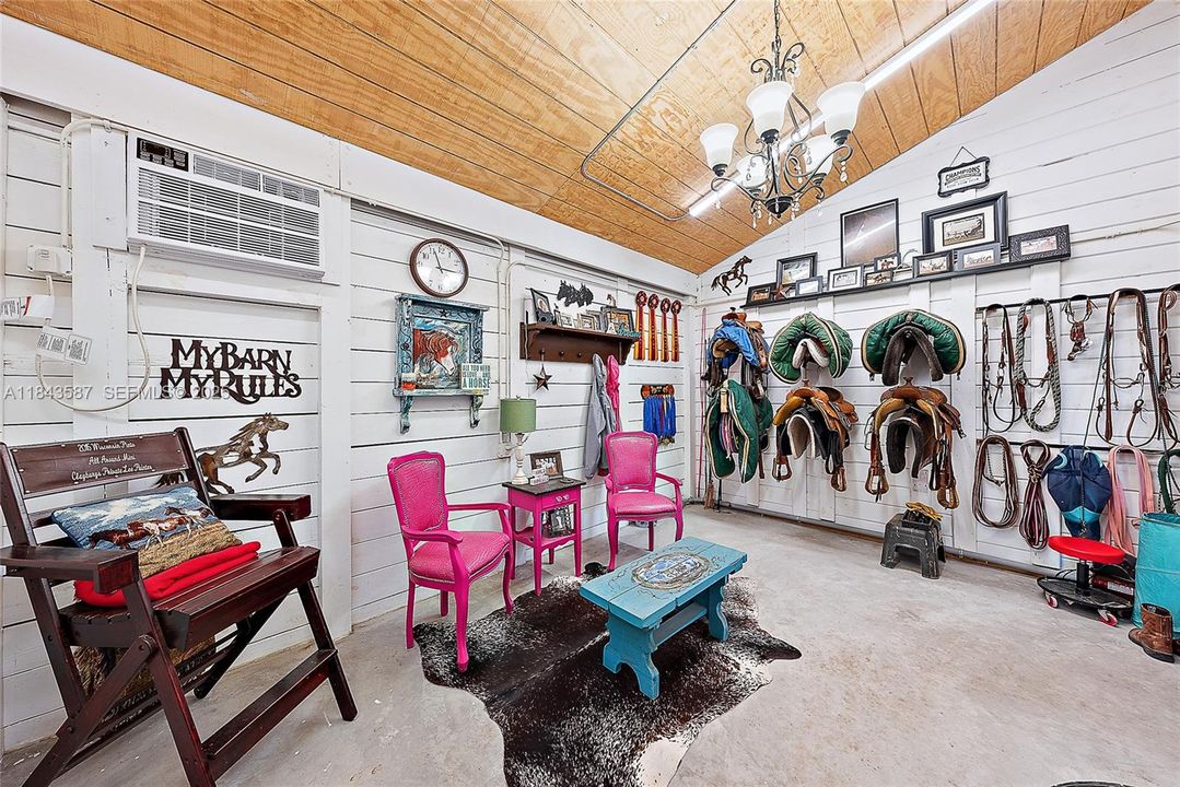 For Sale: $1,199,999 (3 beds, 2 baths, 2866 Square Feet)