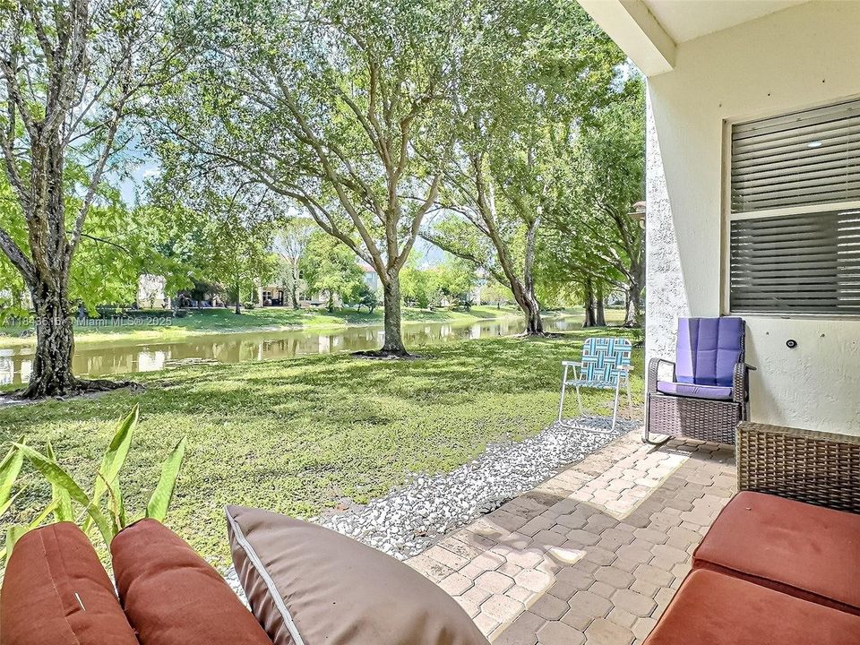 Activo con contrato: $639,900 (5 camas, 3 baños, 3119 Pies cuadrados)