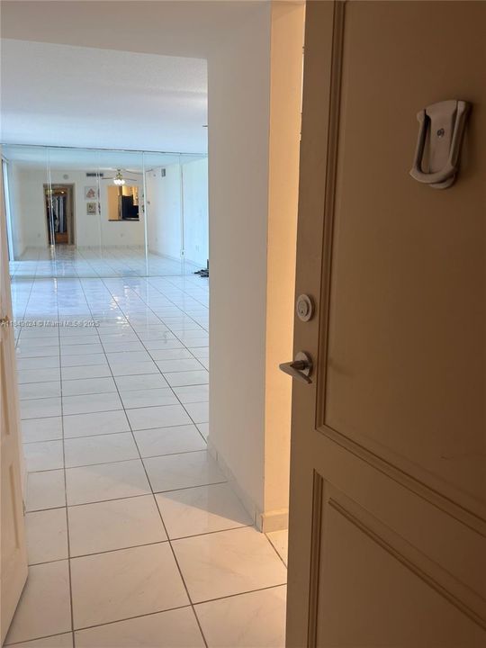 For Sale: $204,000 (2 beds, 2 baths, 1143 Square Feet)