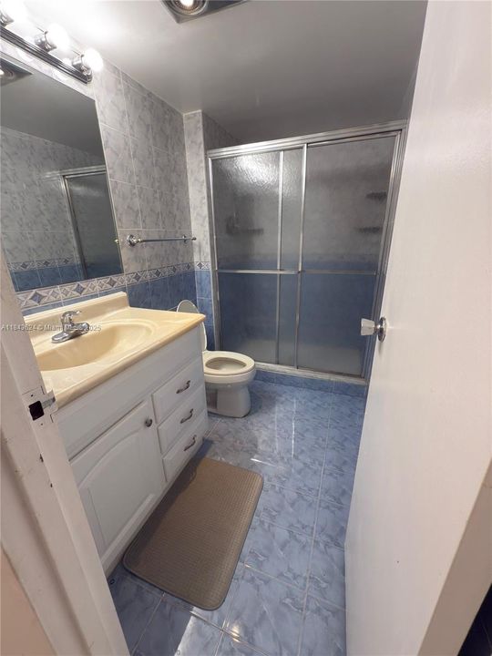 2ND bathroom