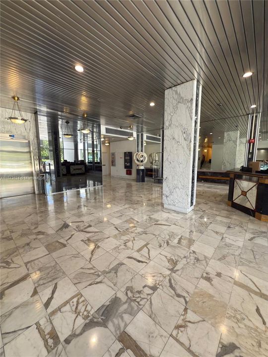 For Sale: $204,000 (2 beds, 2 baths, 1143 Square Feet)