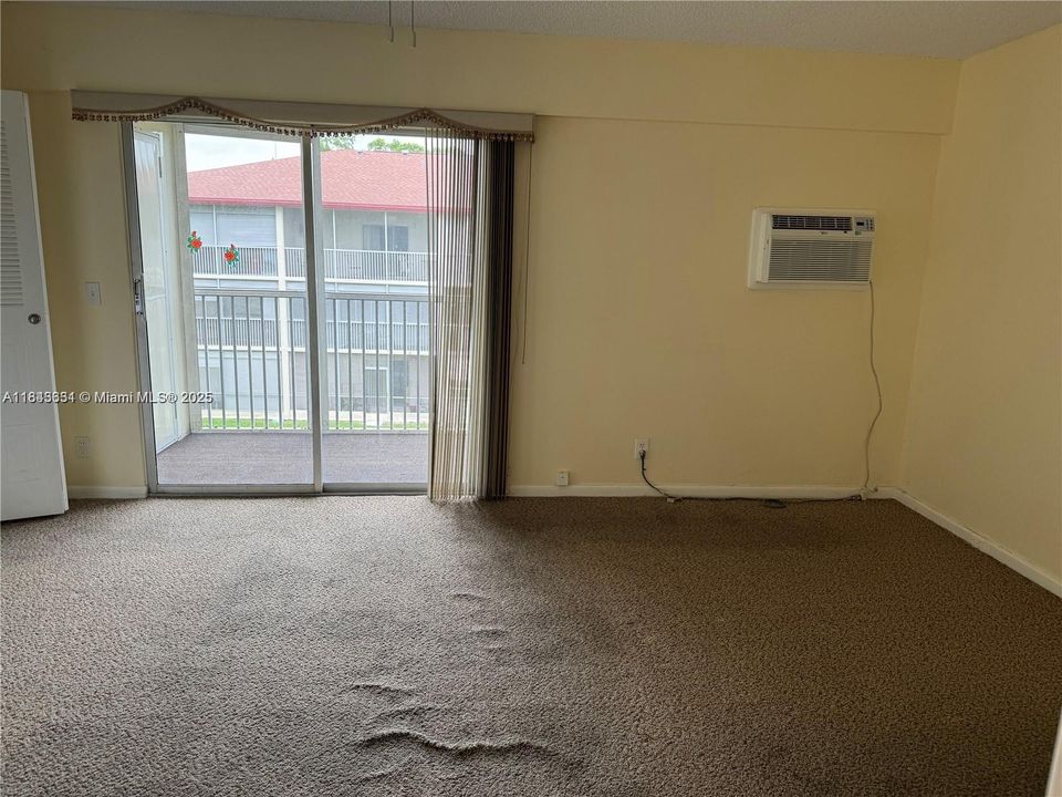 Vendido Recientemente: $98,000 (1 camas, 1 baños, 811 Pies cuadrados)