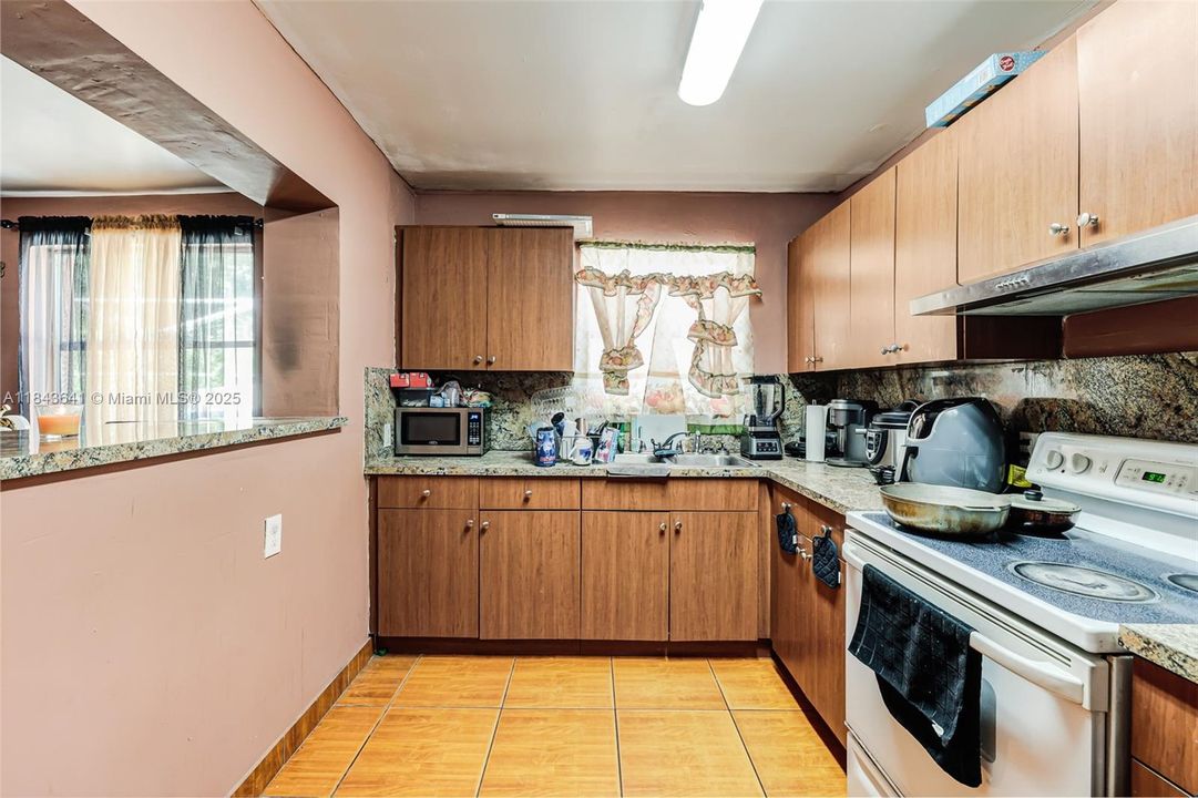 For Sale: $599,000 (0 beds, 0 baths, 1789 Square Feet)