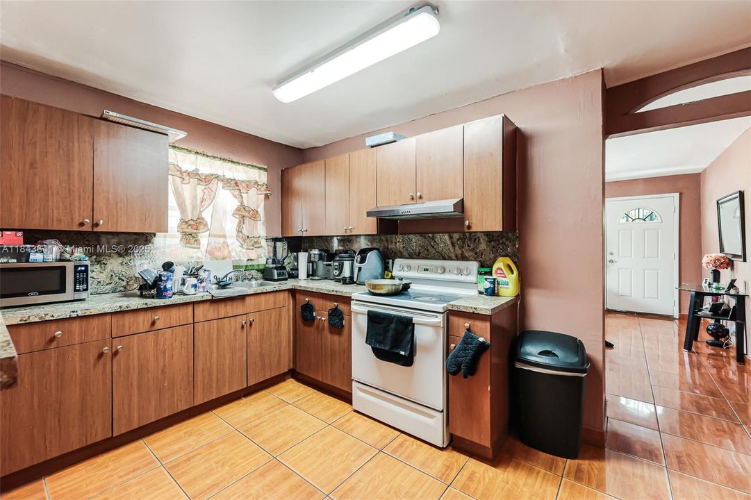 For Sale: $599,000 (0 beds, 0 baths, 1789 Square Feet)