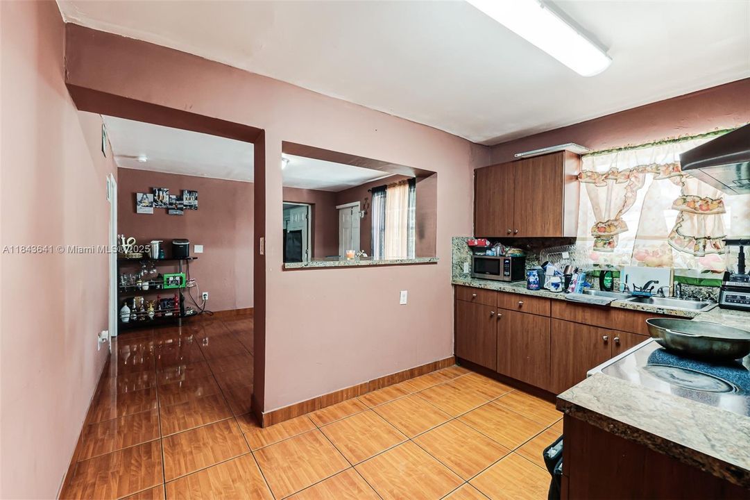 For Sale: $599,000 (0 beds, 0 baths, 1789 Square Feet)