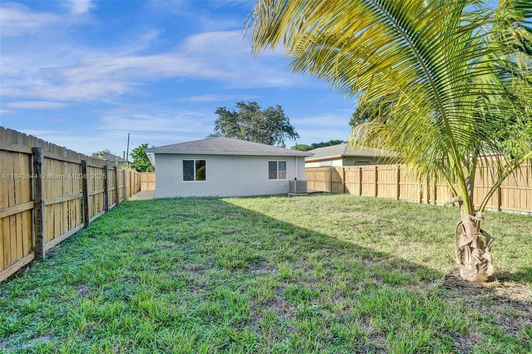 Active With Contract: $505,000 (3 beds, 2 baths, 1290 Square Feet)