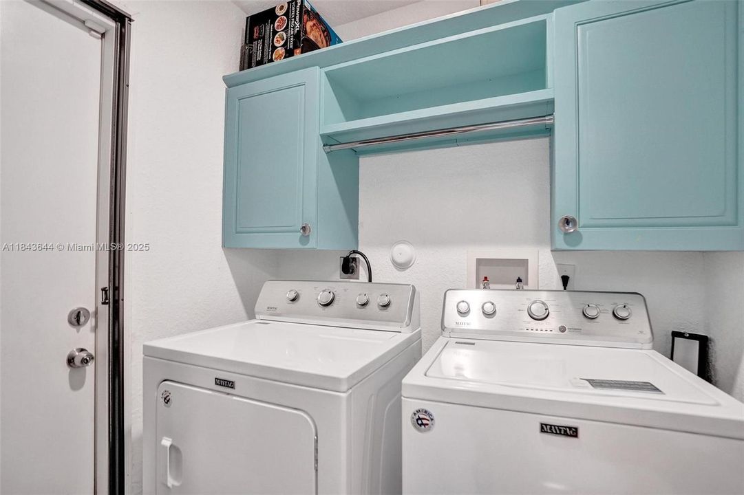 Active With Contract: $505,000 (3 beds, 2 baths, 1290 Square Feet)