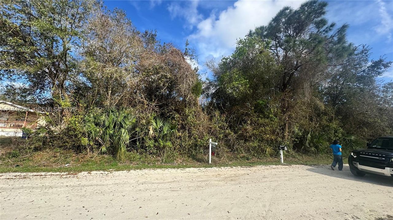На продажу: $57,000 (0.22 acres)