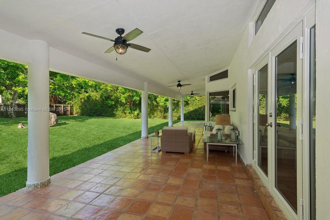 Active With Contract: $6,950 (4 beds, 3 baths, 2811 Square Feet)