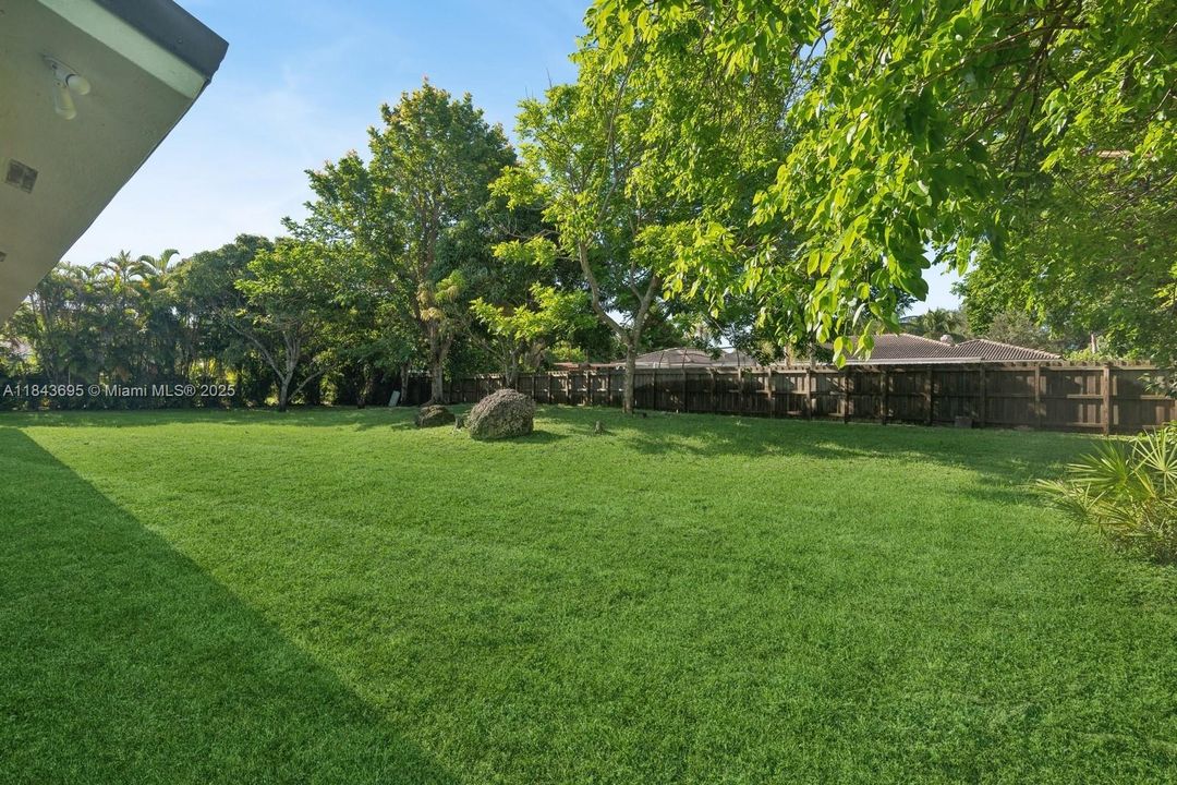 Active With Contract: $6,950 (4 beds, 3 baths, 2811 Square Feet)