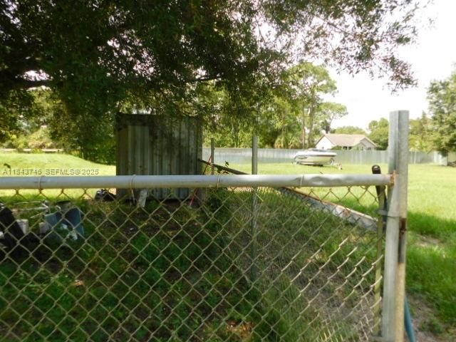 For Sale: $300,000 (3 beds, 2 baths, 1260 Square Feet)