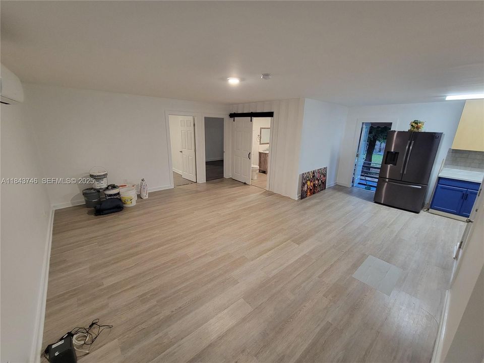 For Sale: $300,000 (3 beds, 2 baths, 1260 Square Feet)