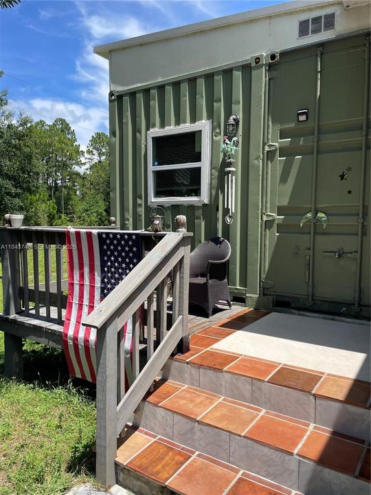 For Sale: $300,000 (3 beds, 2 baths, 1260 Square Feet)