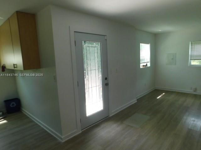 For Sale: $300,000 (3 beds, 2 baths, 1260 Square Feet)