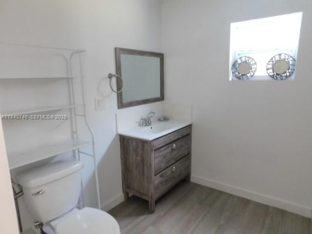 For Sale: $300,000 (3 beds, 2 baths, 1260 Square Feet)