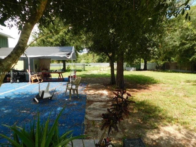 For Sale: $300,000 (3 beds, 2 baths, 1260 Square Feet)