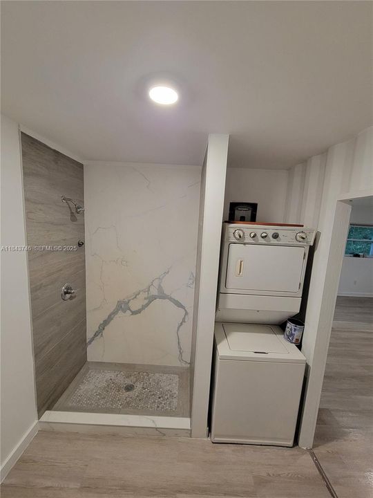 For Sale: $300,000 (3 beds, 2 baths, 1260 Square Feet)