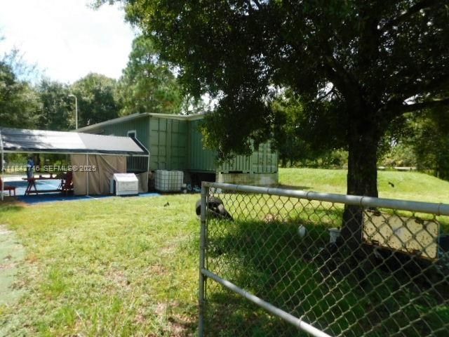 For Sale: $300,000 (3 beds, 2 baths, 1260 Square Feet)