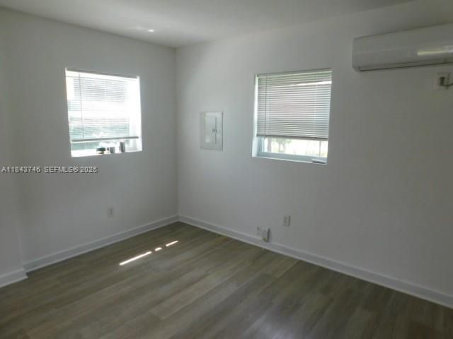 For Sale: $300,000 (3 beds, 2 baths, 1260 Square Feet)