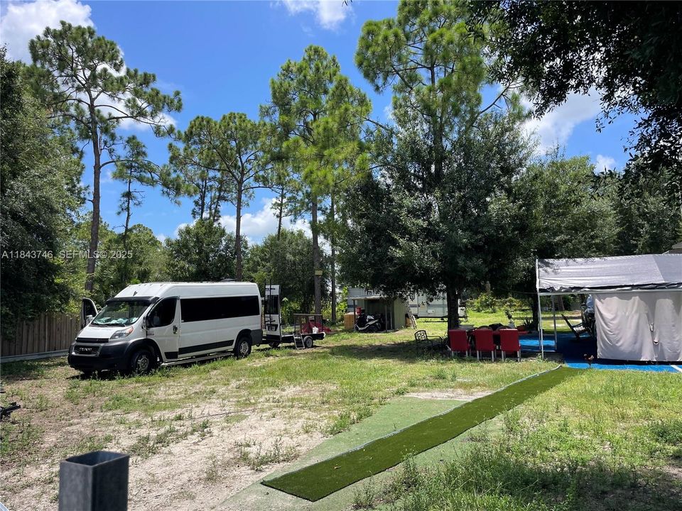 For Sale: $300,000 (3 beds, 2 baths, 1260 Square Feet)