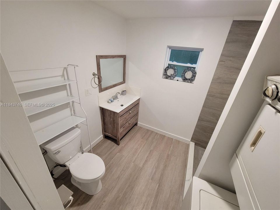 For Sale: $300,000 (3 beds, 2 baths, 1260 Square Feet)