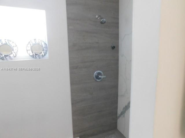 For Sale: $300,000 (3 beds, 2 baths, 1260 Square Feet)