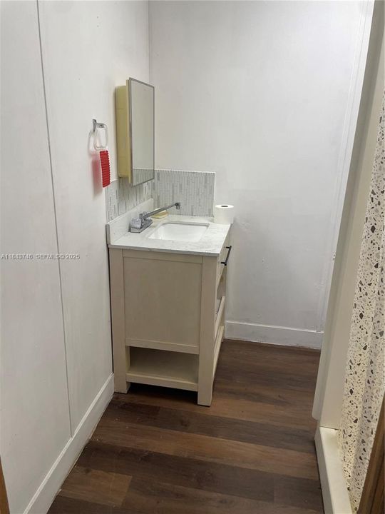 For Sale: $300,000 (3 beds, 2 baths, 1260 Square Feet)