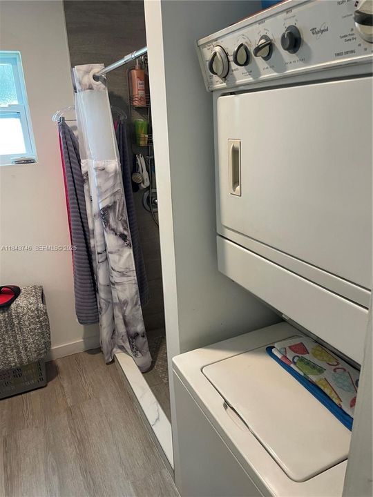 For Sale: $300,000 (3 beds, 2 baths, 1260 Square Feet)