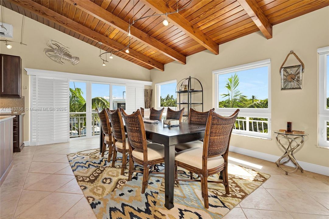 Recently Sold: $3,278,363 (4 beds, 3 baths, 3128 Square Feet)