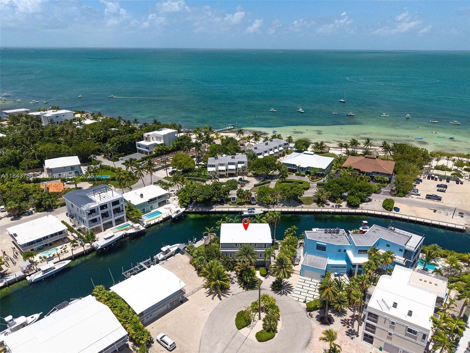 Recently Sold: $3,278,363 (4 beds, 3 baths, 3128 Square Feet)