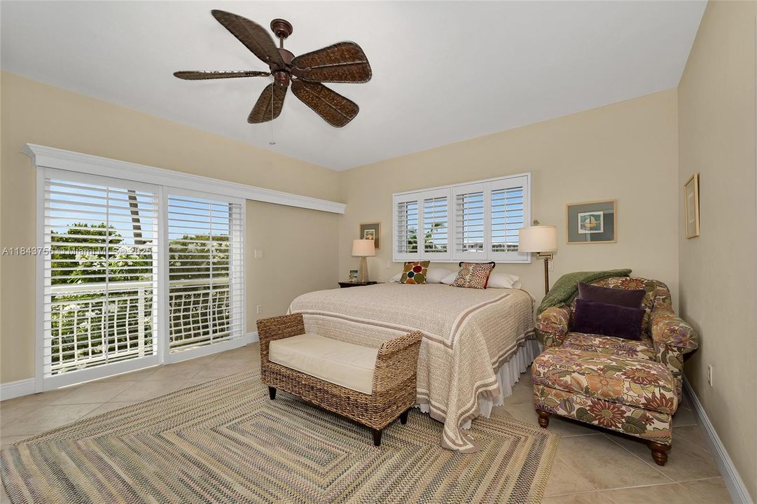 Recently Sold: $3,278,363 (4 beds, 3 baths, 3128 Square Feet)