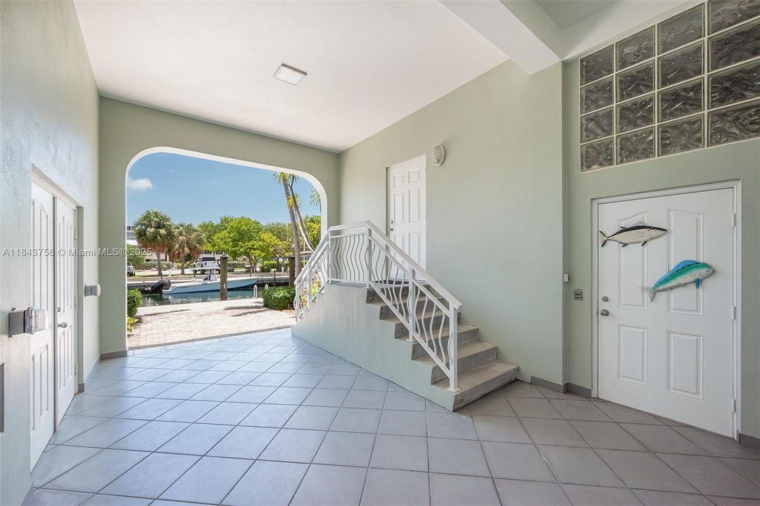 Recently Sold: $3,278,363 (4 beds, 3 baths, 3128 Square Feet)