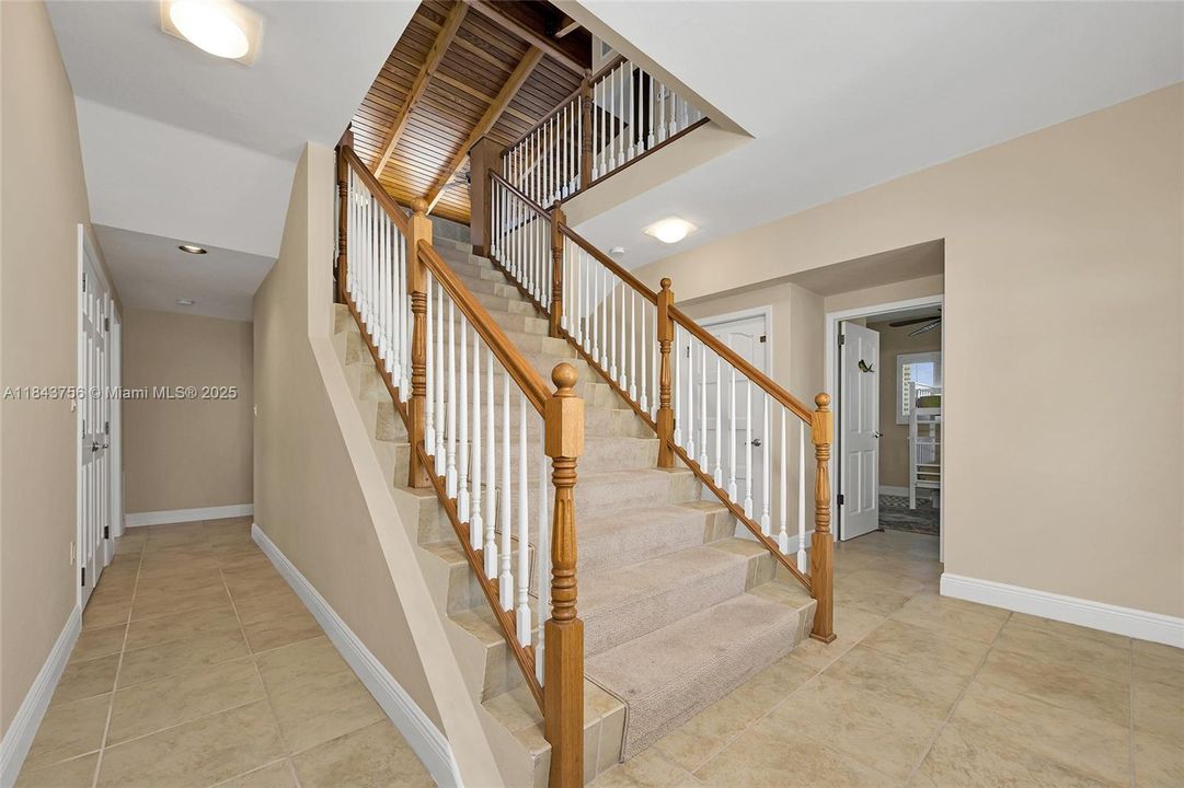 Recently Sold: $3,278,363 (4 beds, 3 baths, 3128 Square Feet)