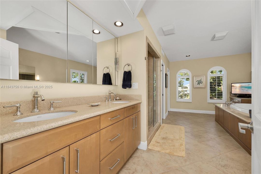 Recently Sold: $3,278,363 (4 beds, 3 baths, 3128 Square Feet)