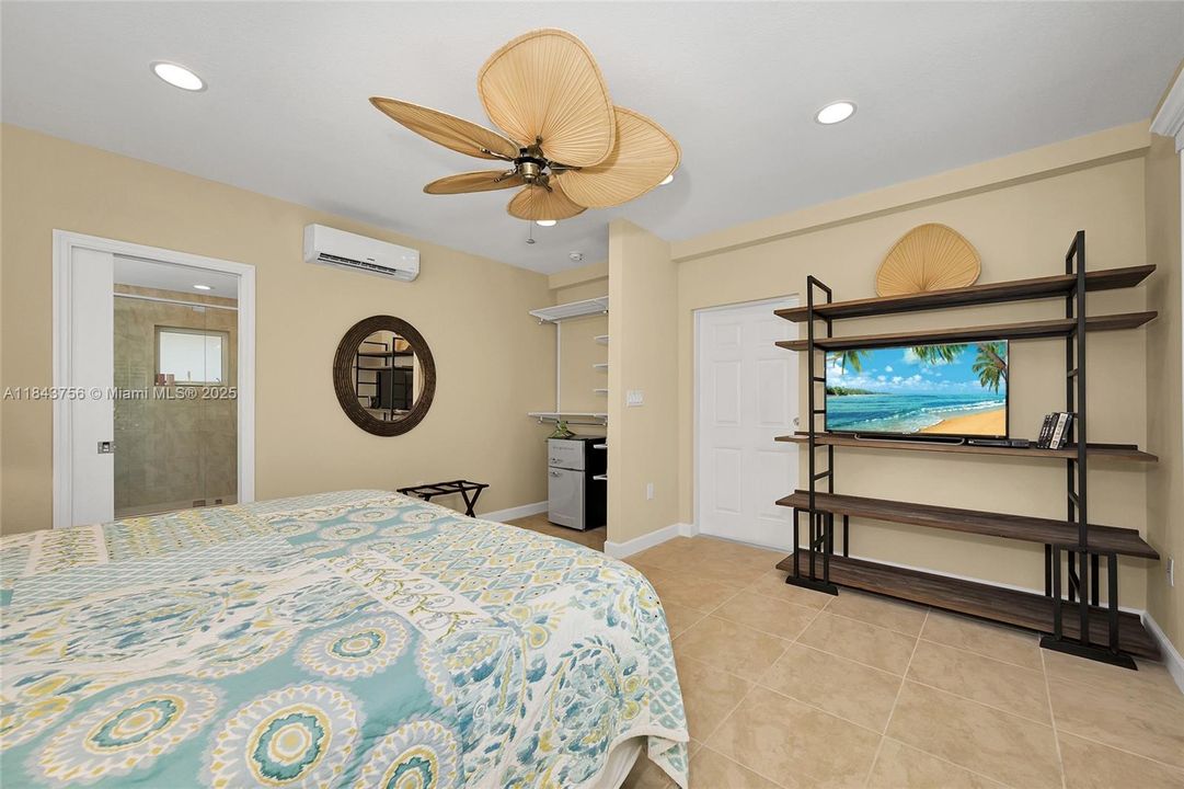 Recently Sold: $3,278,363 (4 beds, 3 baths, 3128 Square Feet)