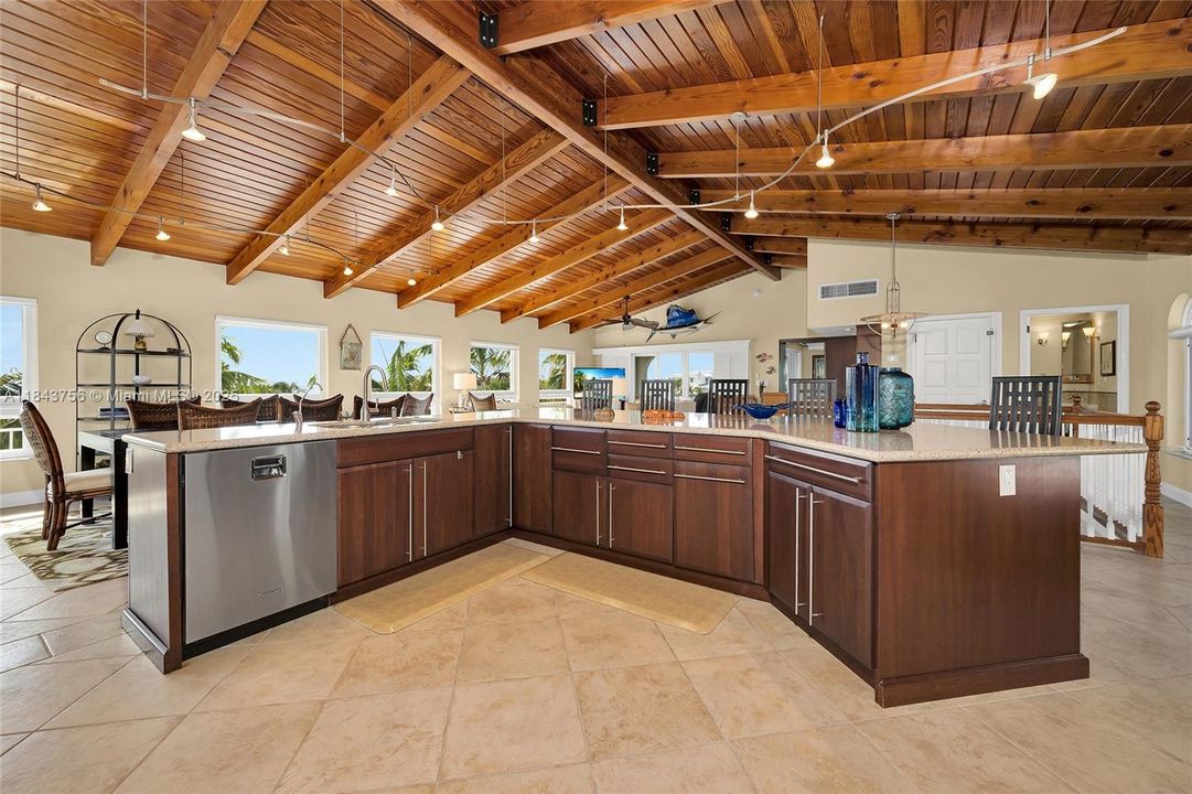 Recently Sold: $3,278,363 (4 beds, 3 baths, 3128 Square Feet)