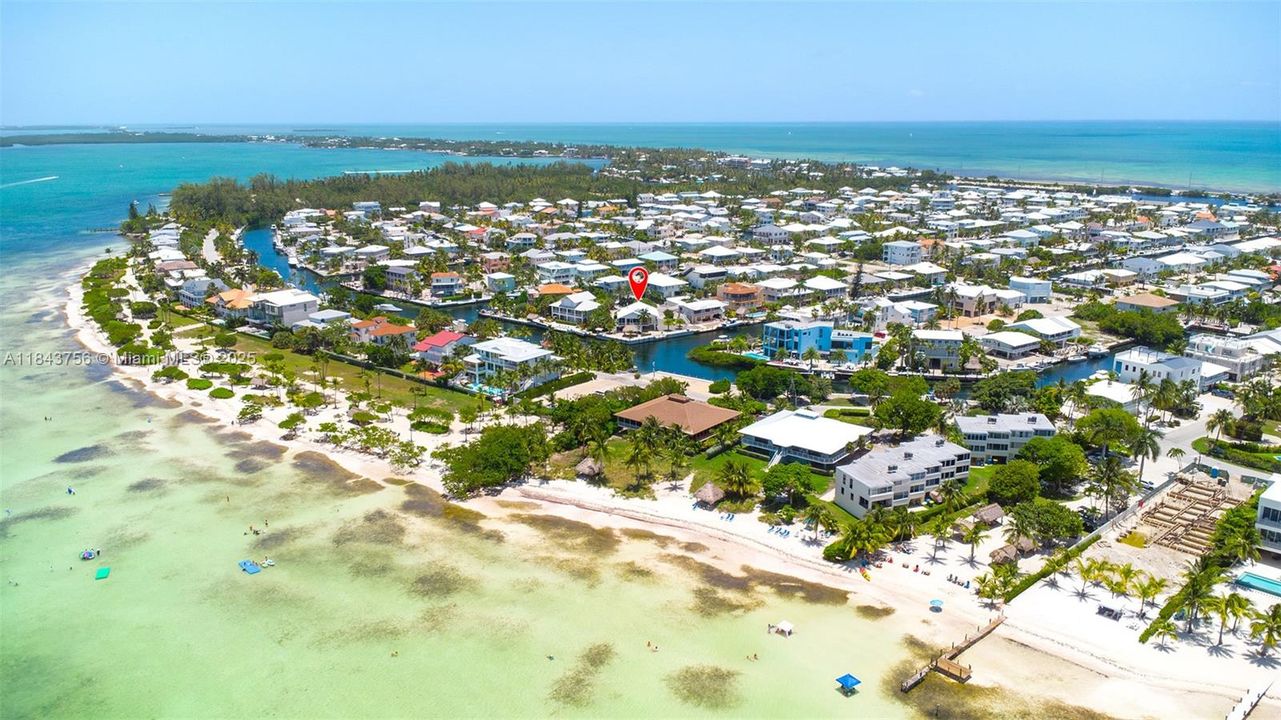 Recently Sold: $3,278,363 (4 beds, 3 baths, 3128 Square Feet)