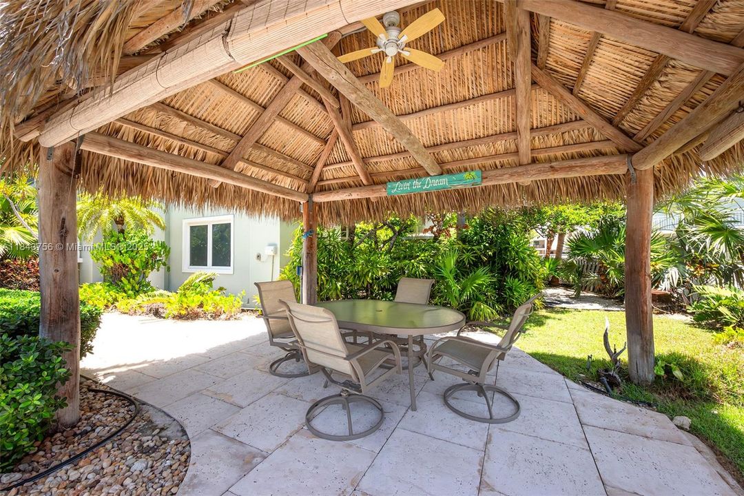 Recently Sold: $3,278,363 (4 beds, 3 baths, 3128 Square Feet)