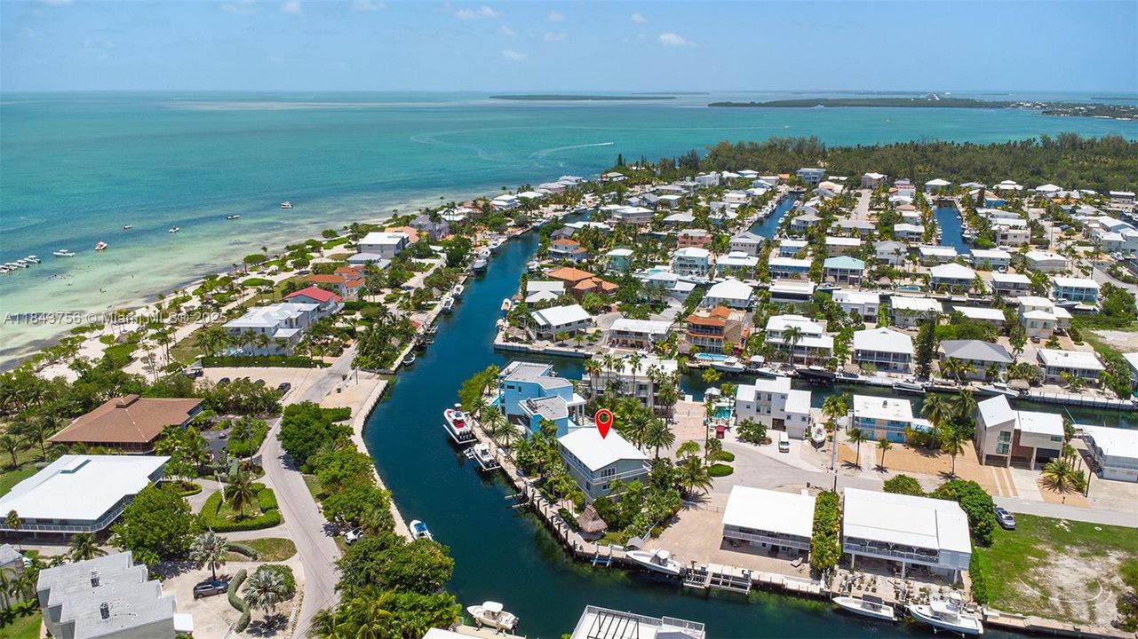 Recently Sold: $3,278,363 (4 beds, 3 baths, 3128 Square Feet)