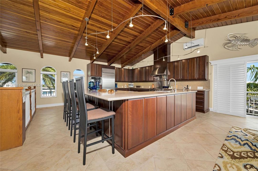 Recently Sold: $3,278,363 (4 beds, 3 baths, 3128 Square Feet)