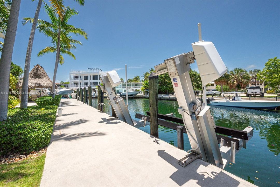 Recently Sold: $3,278,363 (4 beds, 3 baths, 3128 Square Feet)