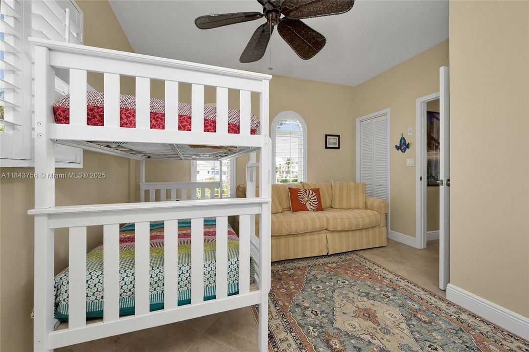 Recently Sold: $3,278,363 (4 beds, 3 baths, 3128 Square Feet)