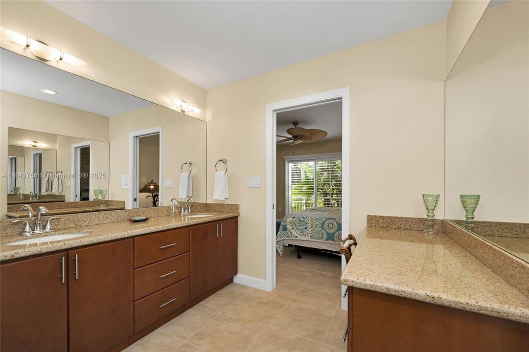 Recently Sold: $3,278,363 (4 beds, 3 baths, 3128 Square Feet)