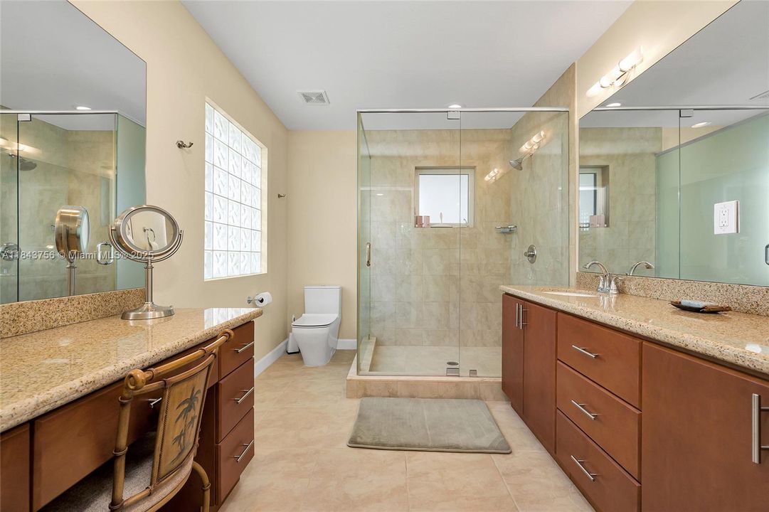 Recently Sold: $3,278,363 (4 beds, 3 baths, 3128 Square Feet)