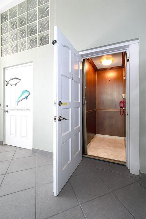 Recently Sold: $3,278,363 (4 beds, 3 baths, 3128 Square Feet)