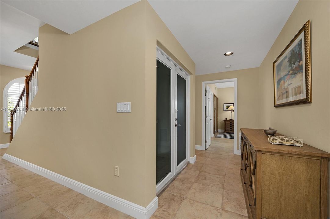 Recently Sold: $3,278,363 (4 beds, 3 baths, 3128 Square Feet)